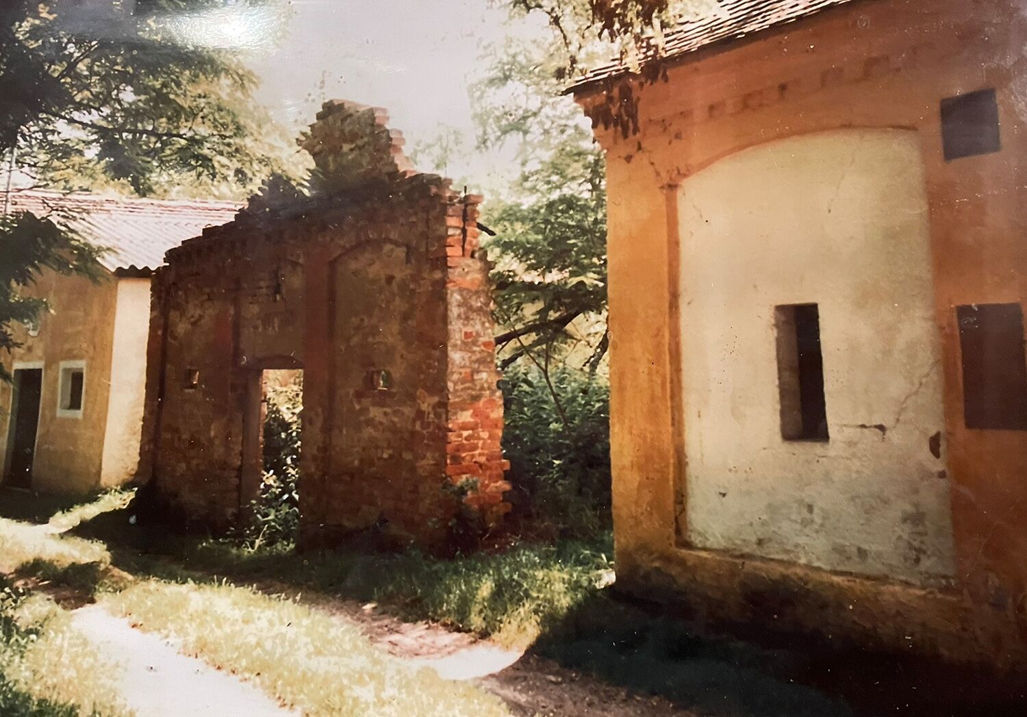 Presshaus vor Errichtung des Buschenschanks - Foto Mitte der 1980er