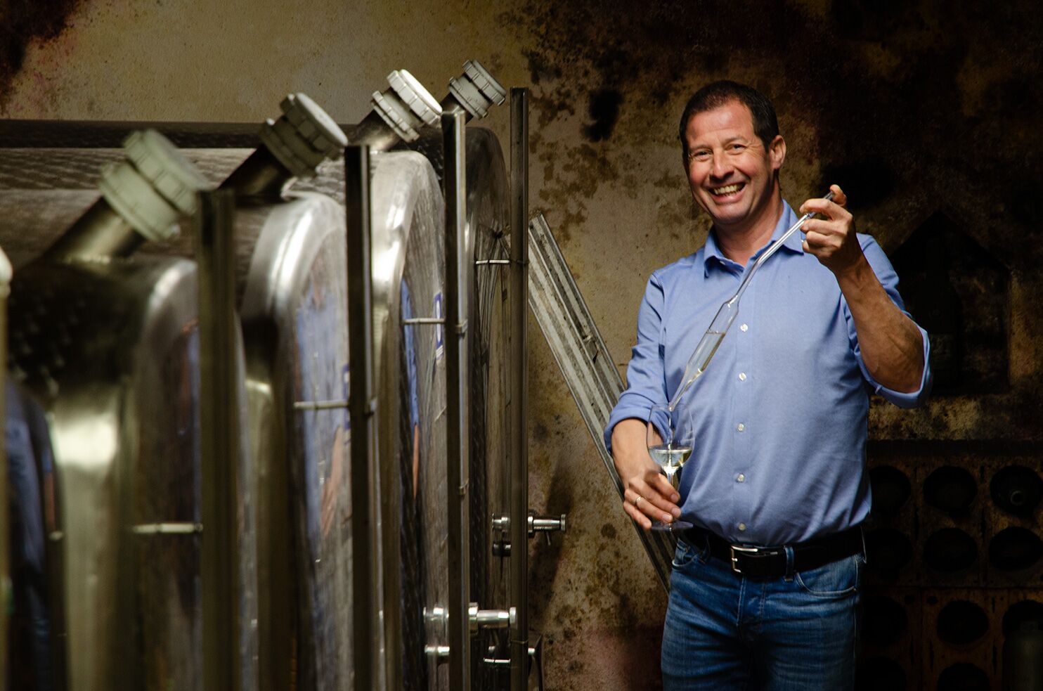 Regelmäßiges Verkosten ist wichtig für die Weinqualität